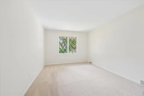 24 Briargate Circle Sugar Grove IL 60554