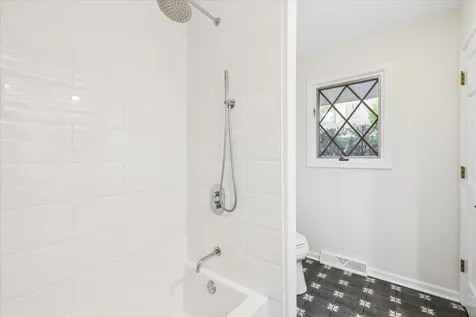 24 Briargate Circle Sugar Grove IL 60554