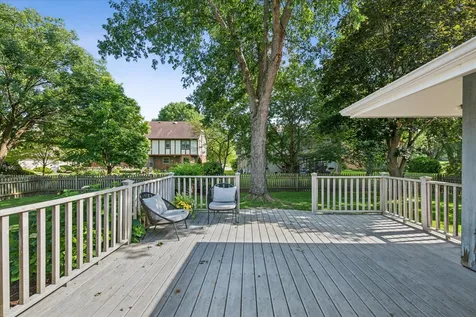 24 Briargate Circle Sugar Grove IL 60554
