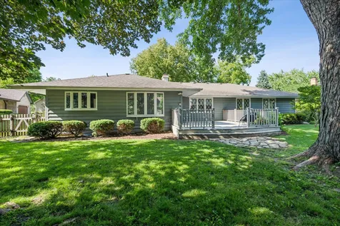 24 Briargate Circle Sugar Grove IL 60554