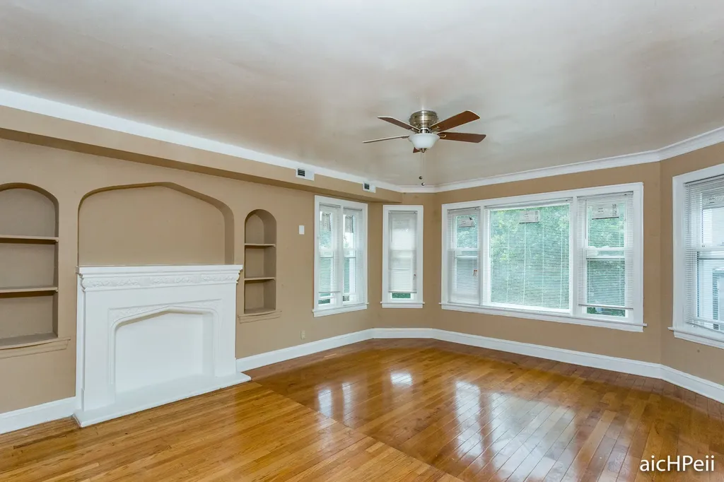 8023 South Wood Street Chicago IL 60620