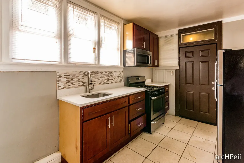 8023 South Wood Street Chicago IL 60620