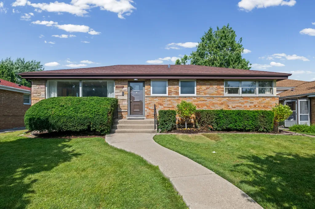 9338 Lowell Avenue Skokie IL 60076