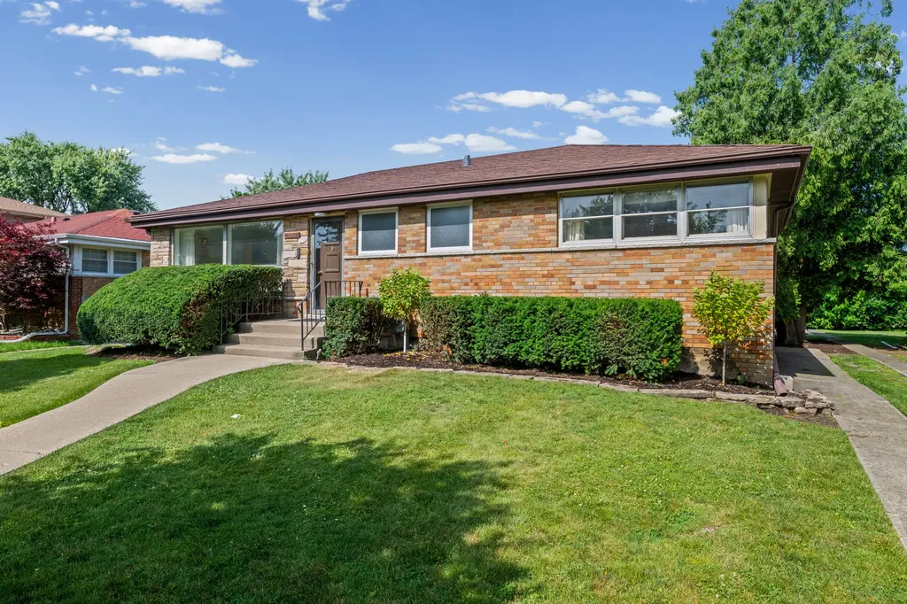 9338 Lowell Avenue Skokie IL 60076