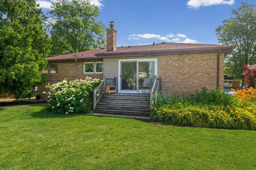 9338 Lowell Avenue Skokie IL 60076