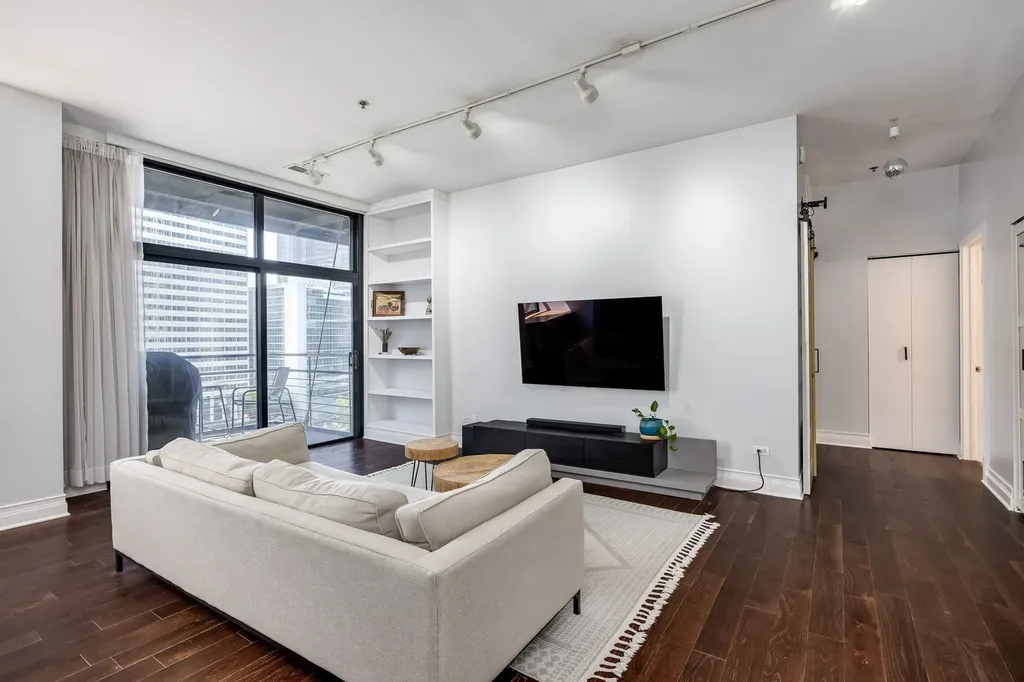 130 South Canal Street Chicago IL 60606