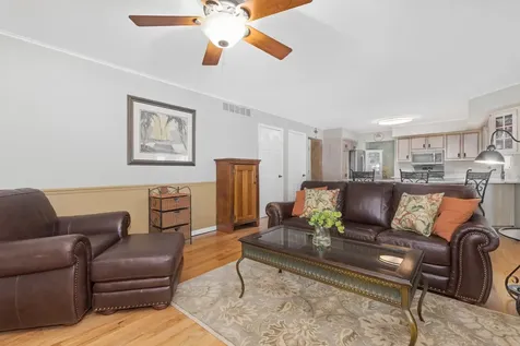 909 Madiera Drive Shorewood IL 60404