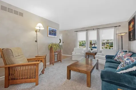 909 Madiera Drive Shorewood IL 60404