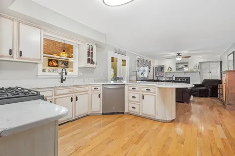 909 Madiera Drive Shorewood IL 60404