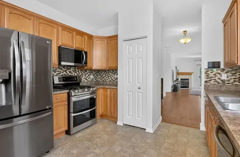 8218 Tremont Lane Joliet IL 60431