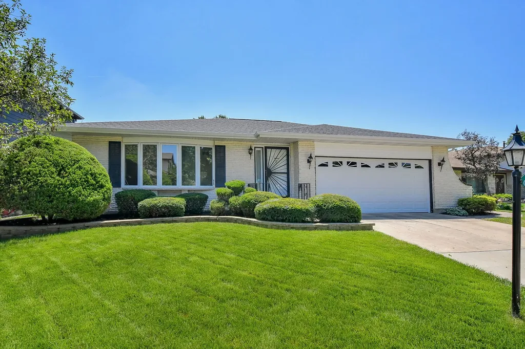 1071 Robey Avenue Downers Grove IL 60516