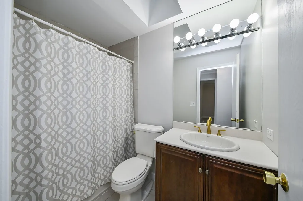 1071 Robey Avenue Downers Grove IL 60516