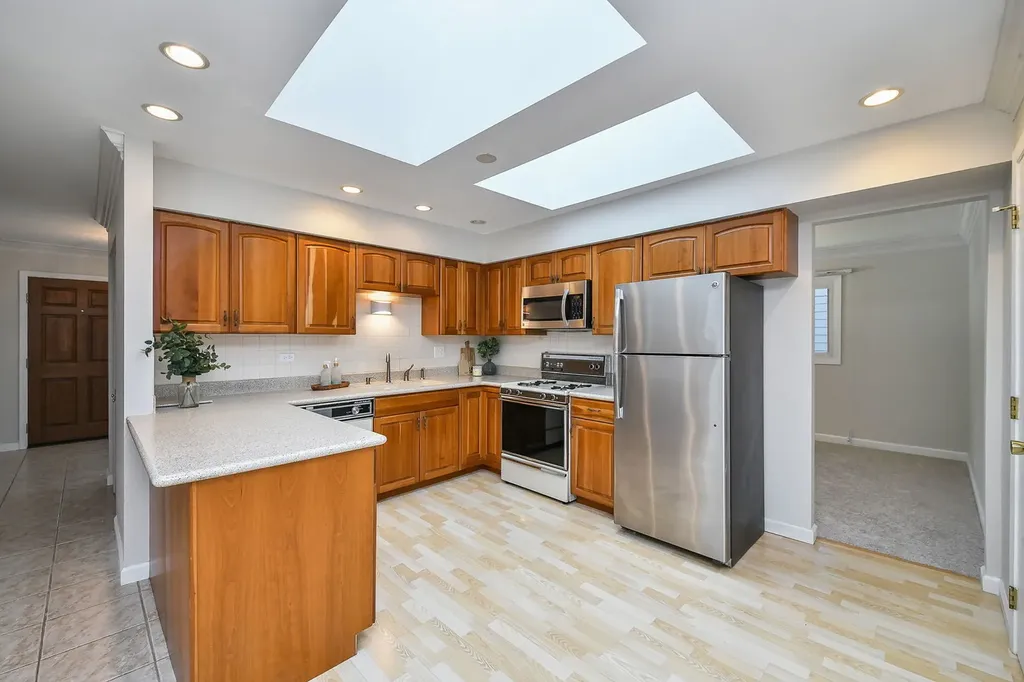 1071 Robey Avenue Downers Grove IL 60516