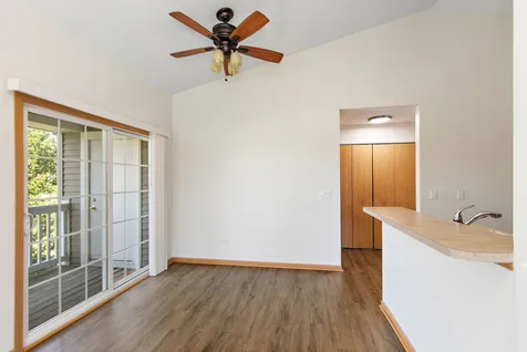 131 Silverstone Drive Carpentersville IL 60110