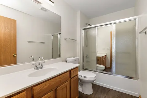 131 Silverstone Drive Carpentersville IL 60110