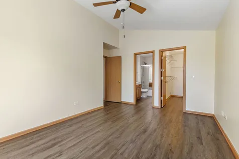 131 Silverstone Drive Carpentersville IL 60110