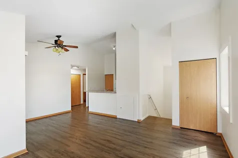 131 Silverstone Drive Carpentersville IL 60110