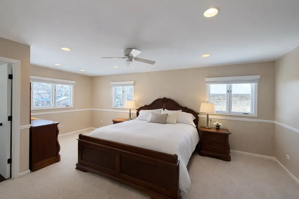 430 Waterford Drive Willowbrook IL 60527