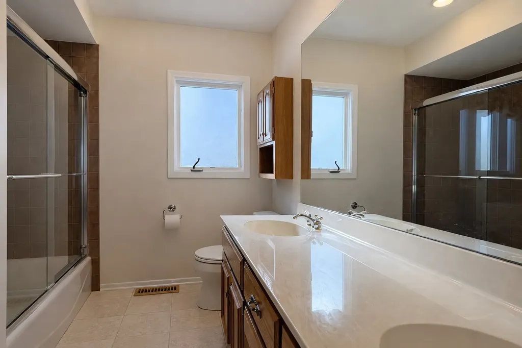 430 Waterford Drive Willowbrook IL 60527