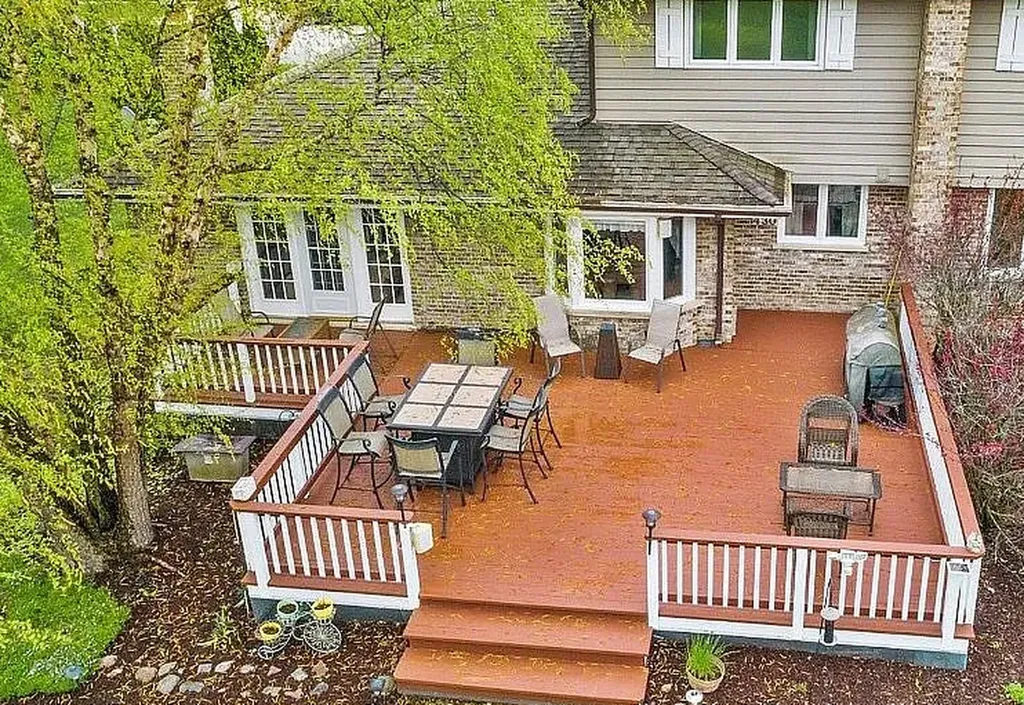 430 Waterford Drive Willowbrook IL 60527