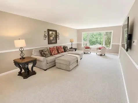 430 Waterford Drive Willowbrook IL 60527