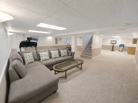 430 Waterford Drive Willowbrook IL 60527
