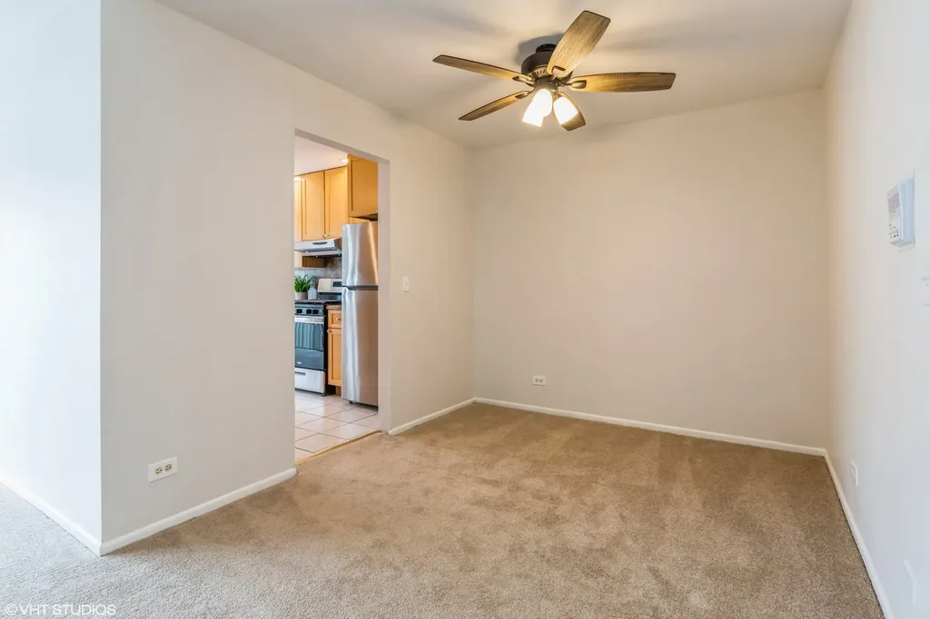 261 Driftwood Lane Schaumburg IL 60193