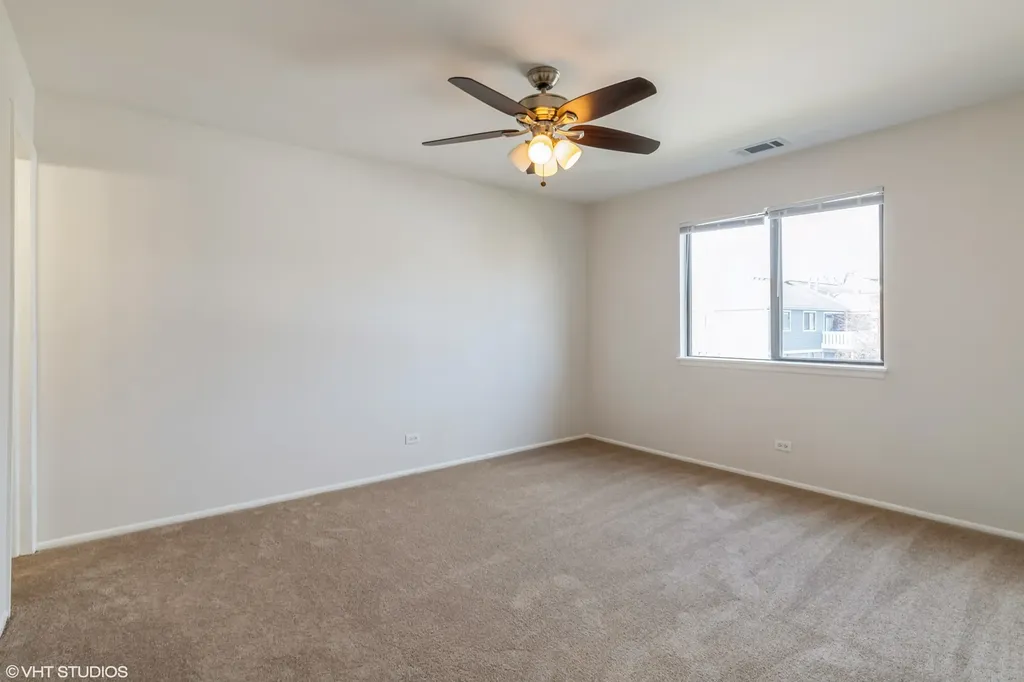 261 Driftwood Lane Schaumburg IL 60193