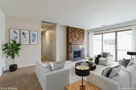 261 Driftwood Lane Schaumburg IL 60193