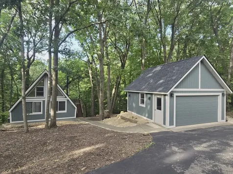5 Mosswood Path Galena IL 61036