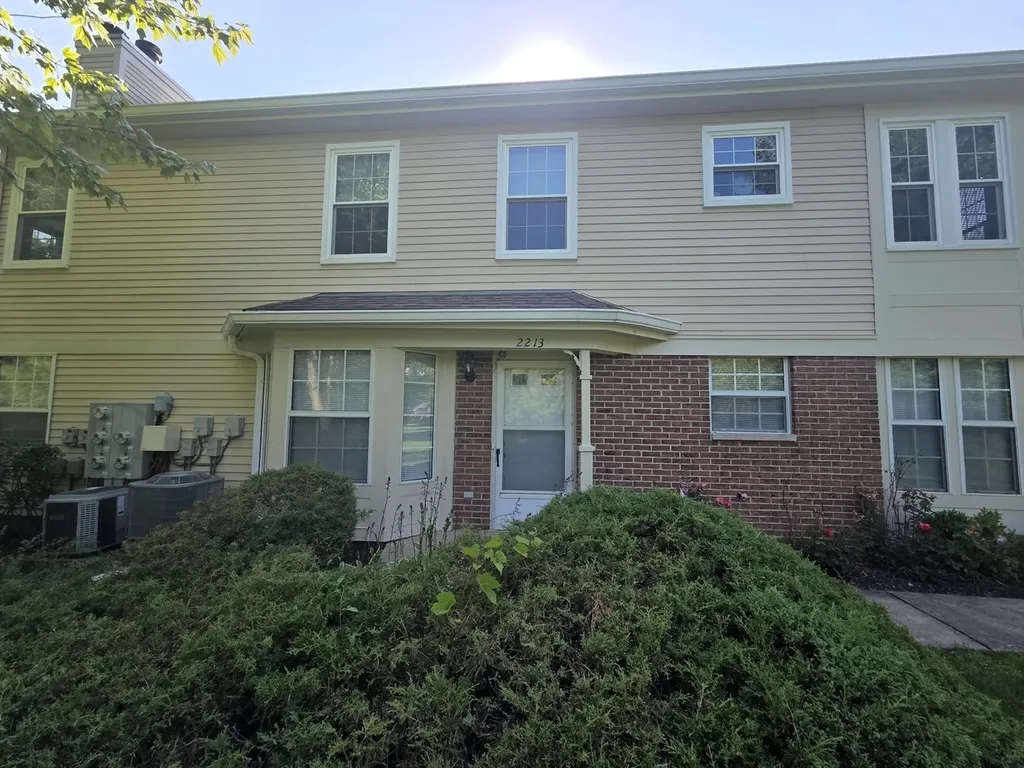 2213 Camden Lane Hanover Park IL 60133