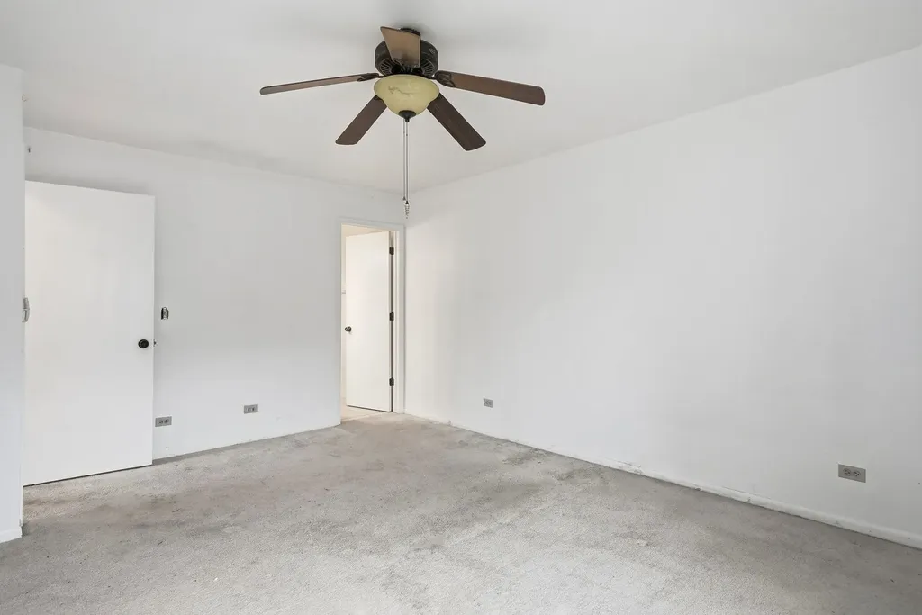 6224 Trinity Drive Lisle IL 60532