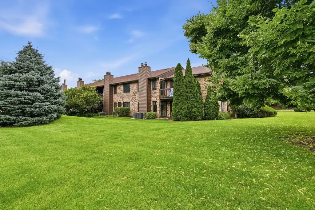 6224 Trinity Drive Lisle IL 60532