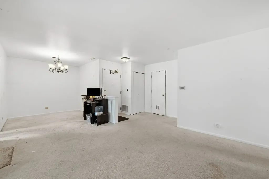 6224 Trinity Drive Lisle IL 60532