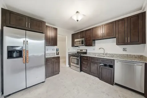 6224 Trinity Drive Lisle IL 60532