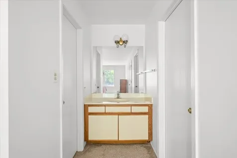 1309 Barclay Lane Deerfield IL 60015