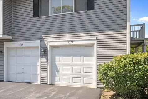 1309 Barclay Lane Deerfield IL 60015