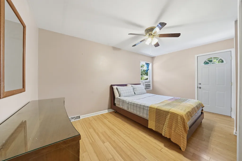 3123 West Howard Street Chicago IL 60645