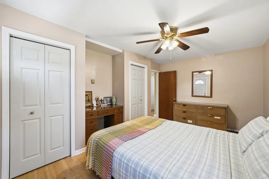 3123 West Howard Street Chicago IL 60645