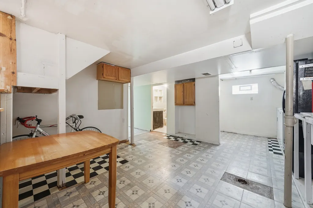 3123 West Howard Street Chicago IL 60645