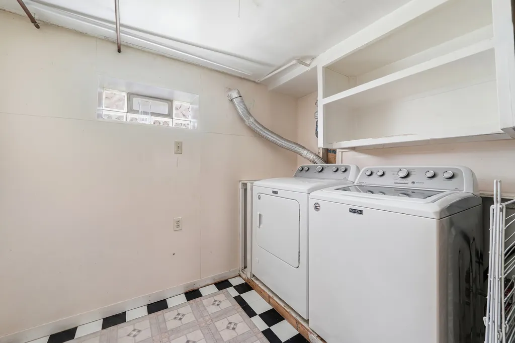 3123 West Howard Street Chicago IL 60645