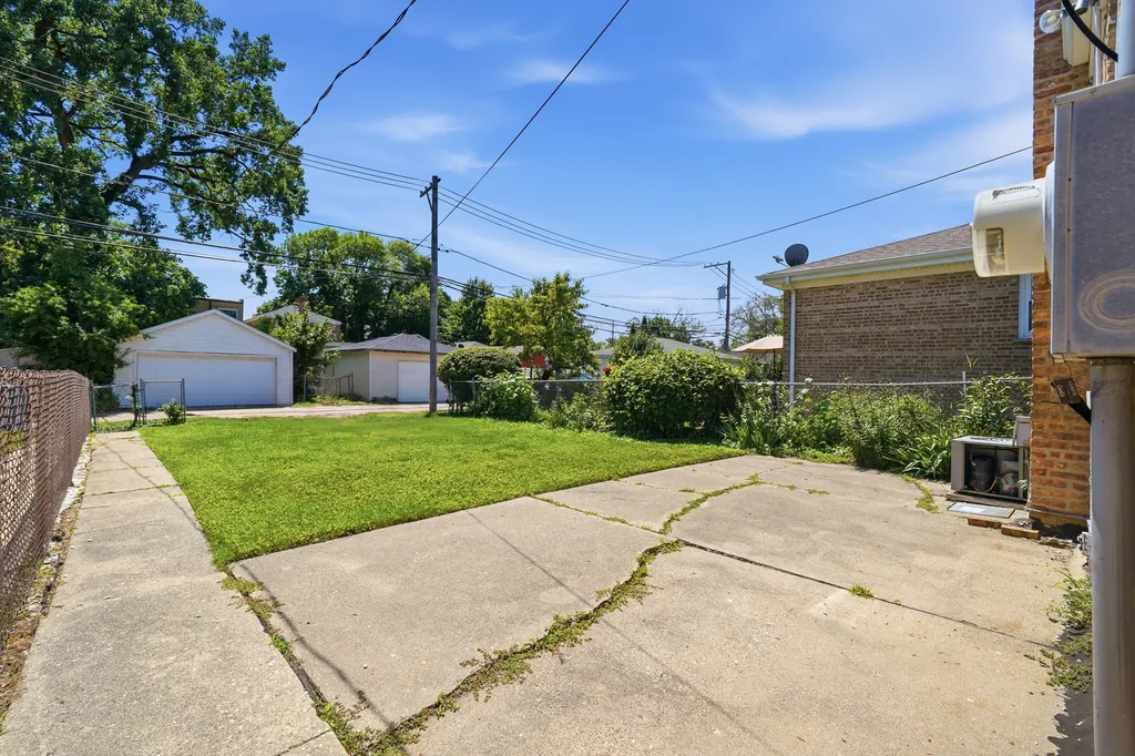 3123 West Howard Street Chicago IL 60645