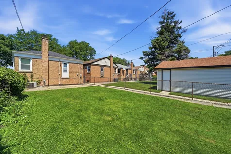 3123 West Howard Street Chicago IL 60645