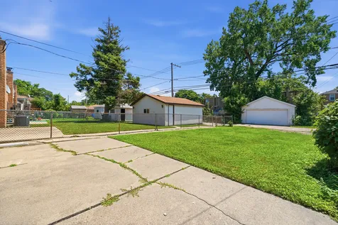3123 West Howard Street Chicago IL 60645