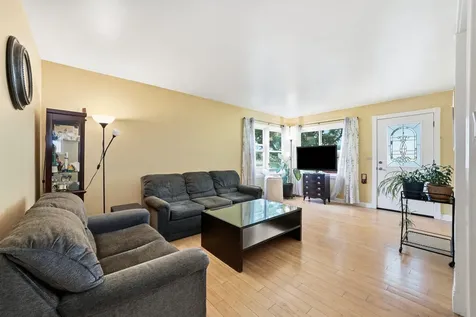 3123 West Howard Street Chicago IL 60645
