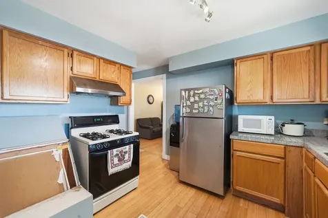 3123 West Howard Street Chicago IL 60645