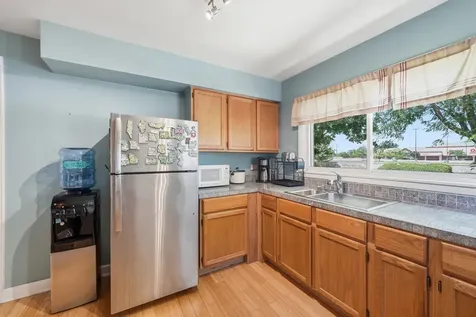 3123 West Howard Street Chicago IL 60645