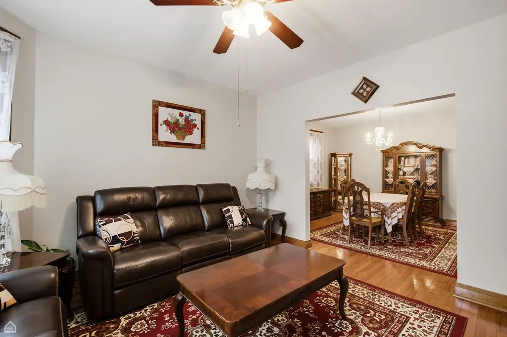 2211 West Cortez Street Chicago IL 60622