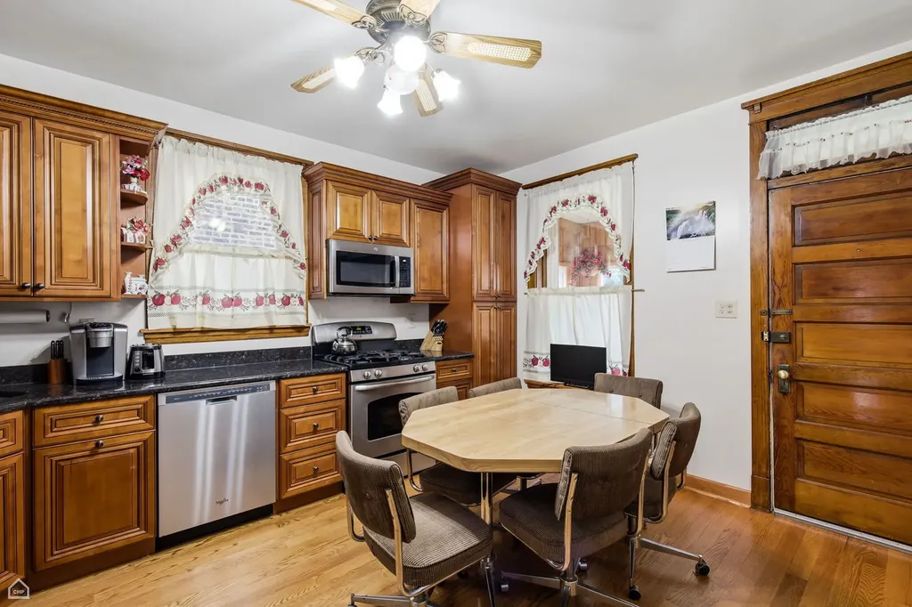 2211 West Cortez Street Chicago IL 60622