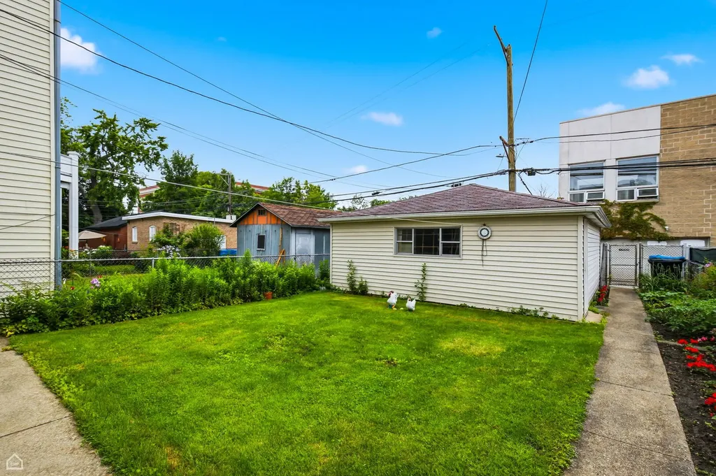 2211 West Cortez Street Chicago IL 60622